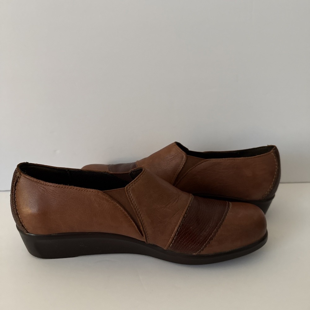 SAS Nora Slip On Loafer Wedge Shoes Brown Leather Womens Size 10.5 N Comfort New